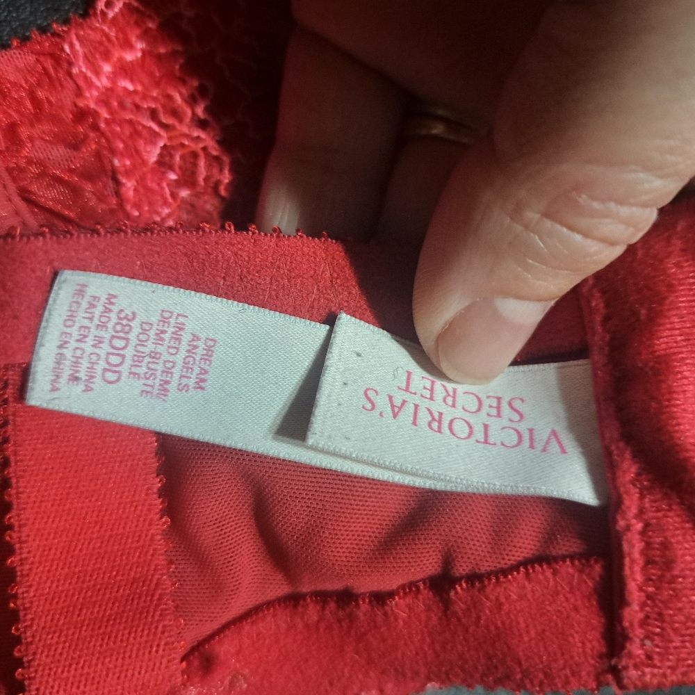 Victoria's Secret Bra - Picture 3 of 5